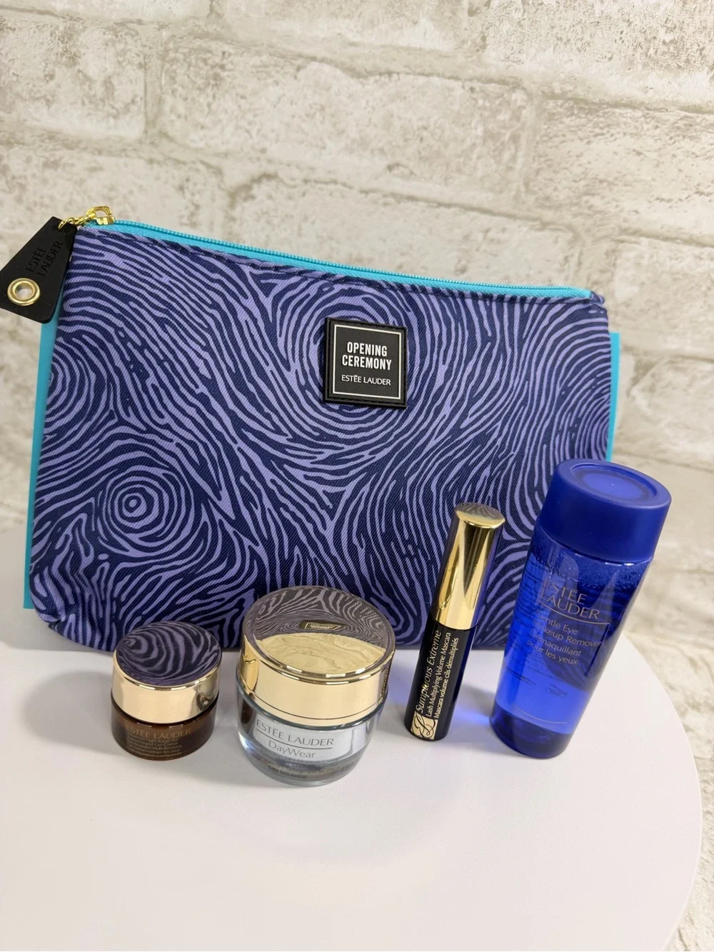 Estée Lauder 5 pc Set Skincare & Eye Makeup with Blue Zebra-Print Cosmetic Pouch
